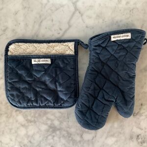 Williams Sonoma Pot Holder and Oven Mitt